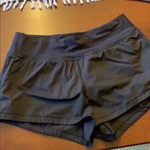 Black Lululemon shorts size 6 2.5 in inseam